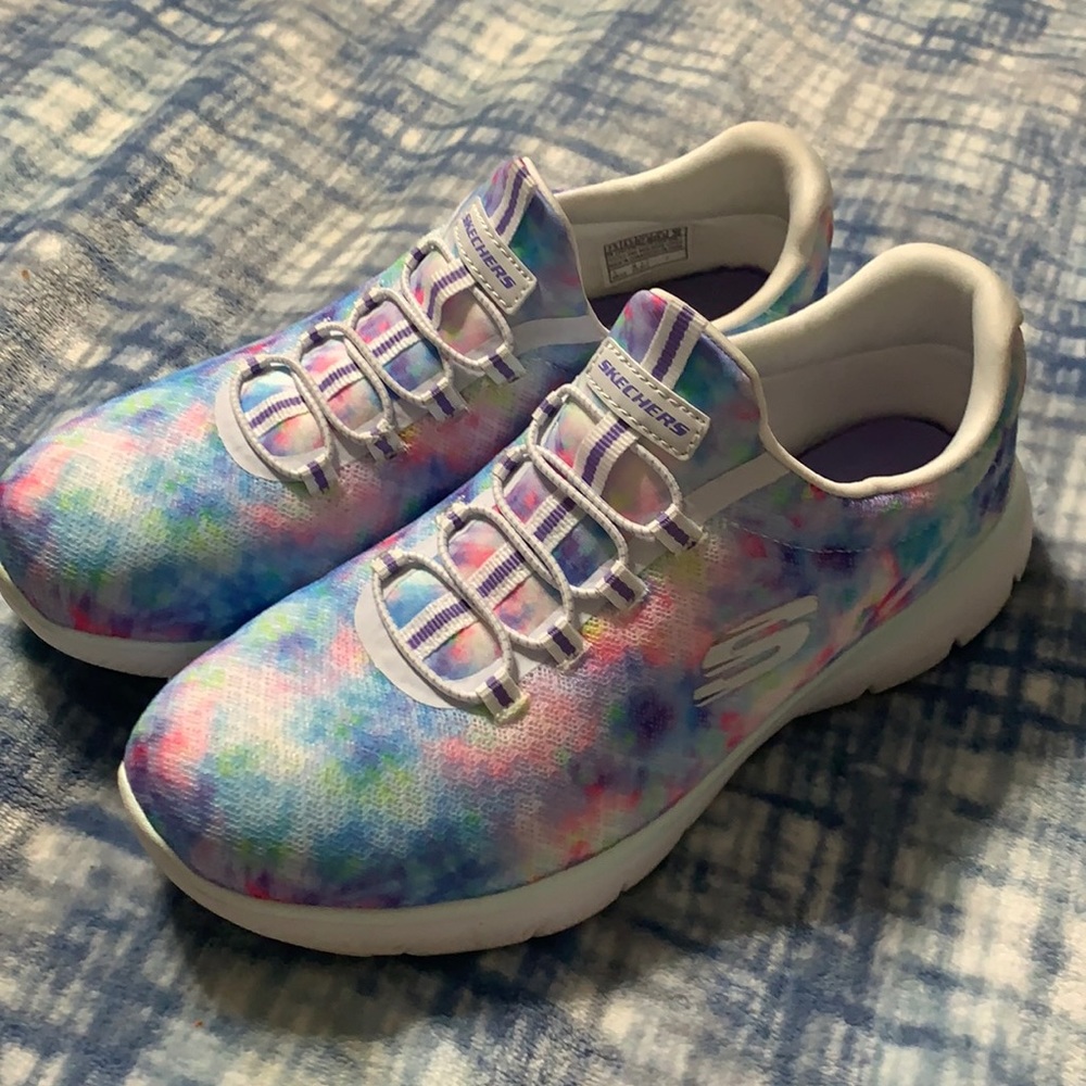 Woman’s Skechers size 7.5